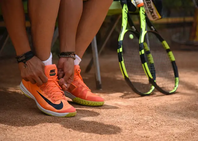 Badminton shoes vs tennis shoes