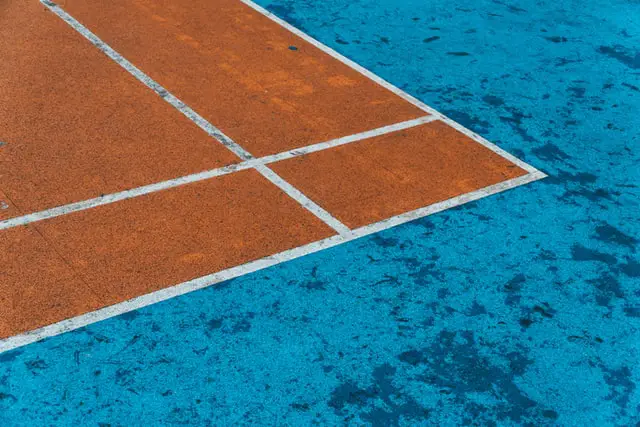 dry tennis court